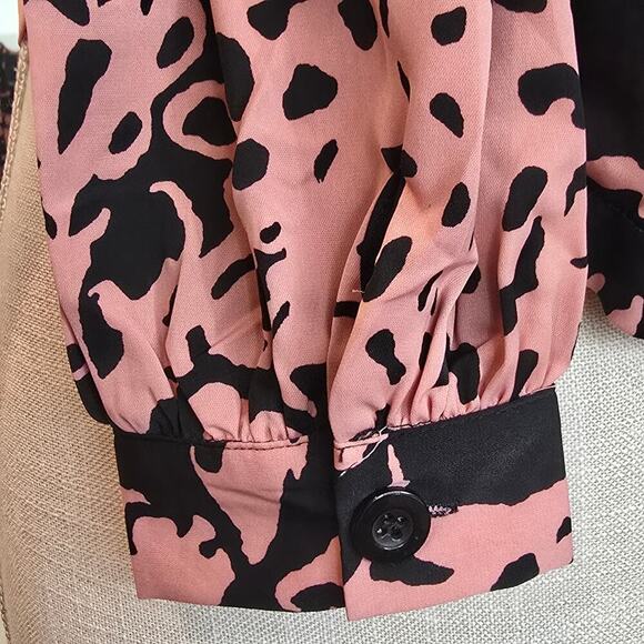 NWT Nasty Gal Abstract Print Blouse Pink boxy crop style loose fitted women Sz 4 - Picture 10 of 11